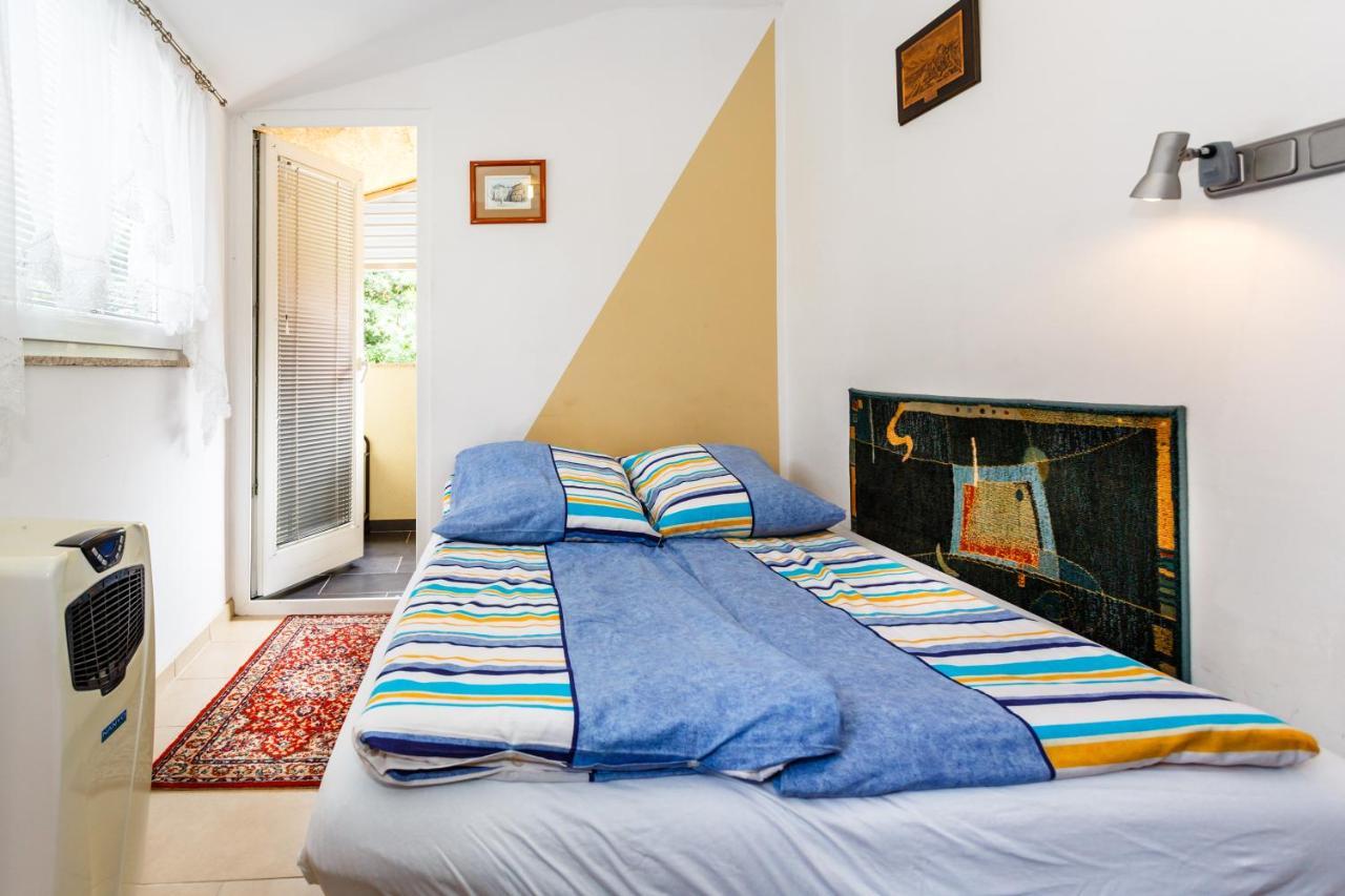 Apartmani Mili Malinska Exterior foto